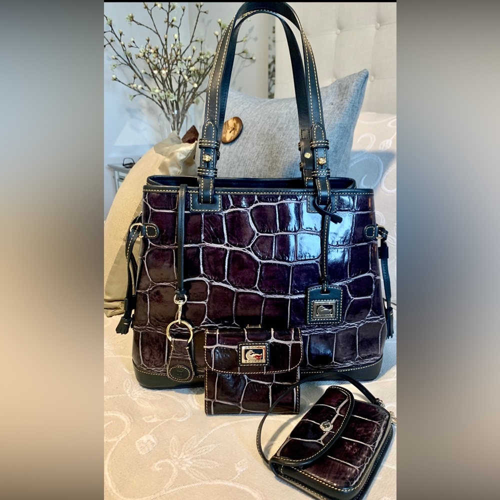 Dooney and Bourke Large Bag w/ Wristlet, Wallet & Keychain, Eggplant Color, NWT
